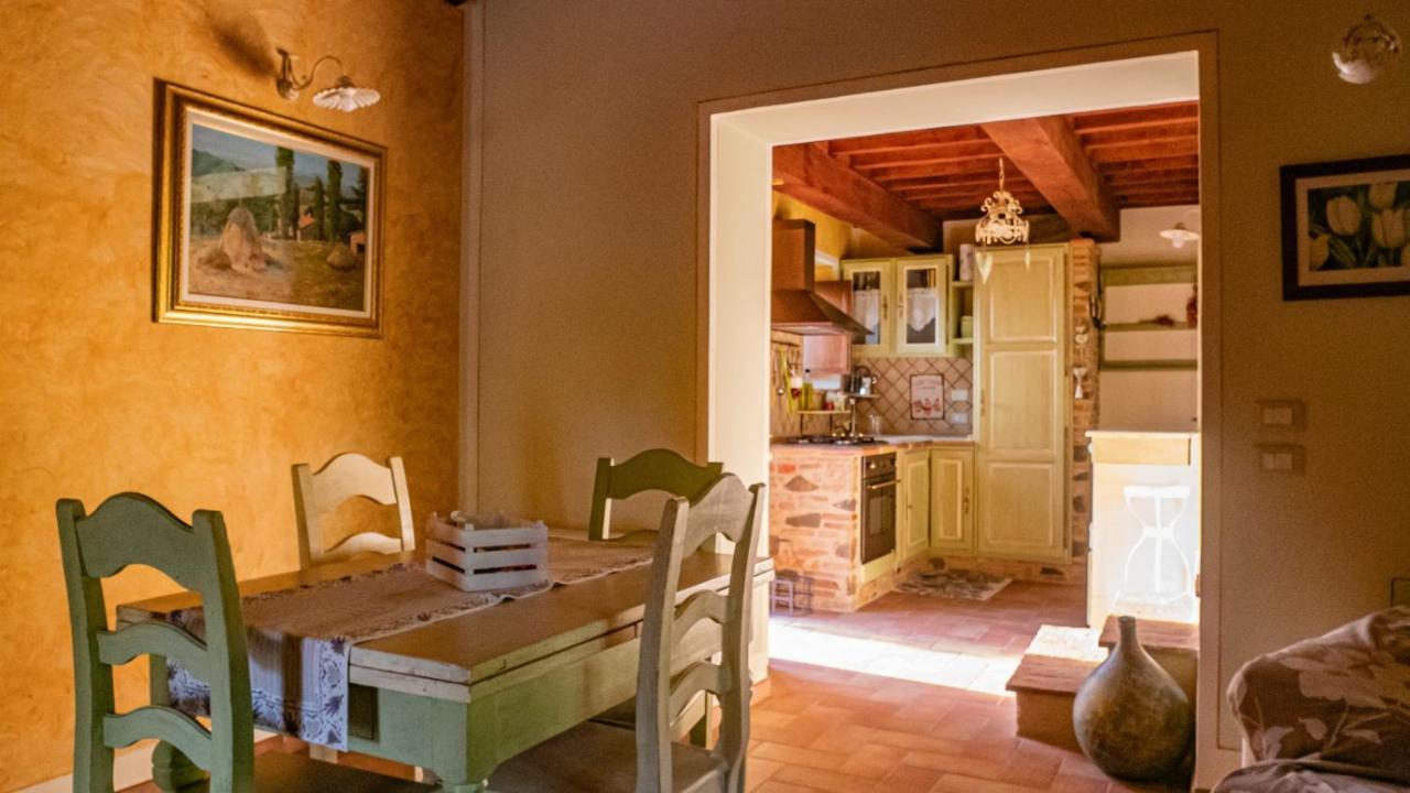 Il Casale Di Fiore Cannara Bagian luar foto