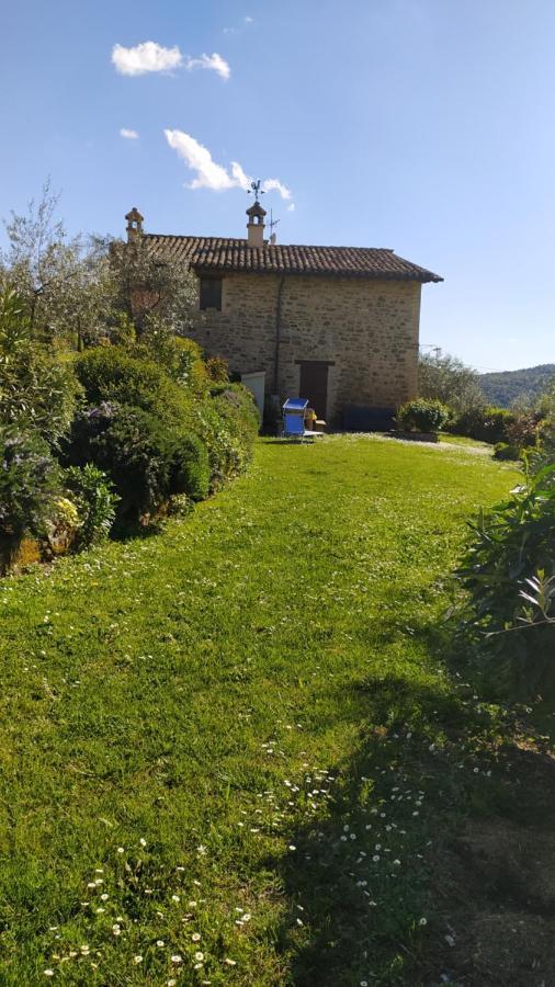 Il Casale Di Fiore Cannara Bagian luar foto