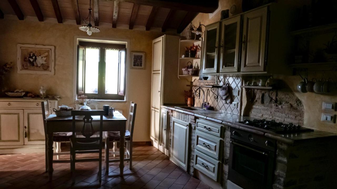 Il Casale Di Fiore Cannara Bagian luar foto