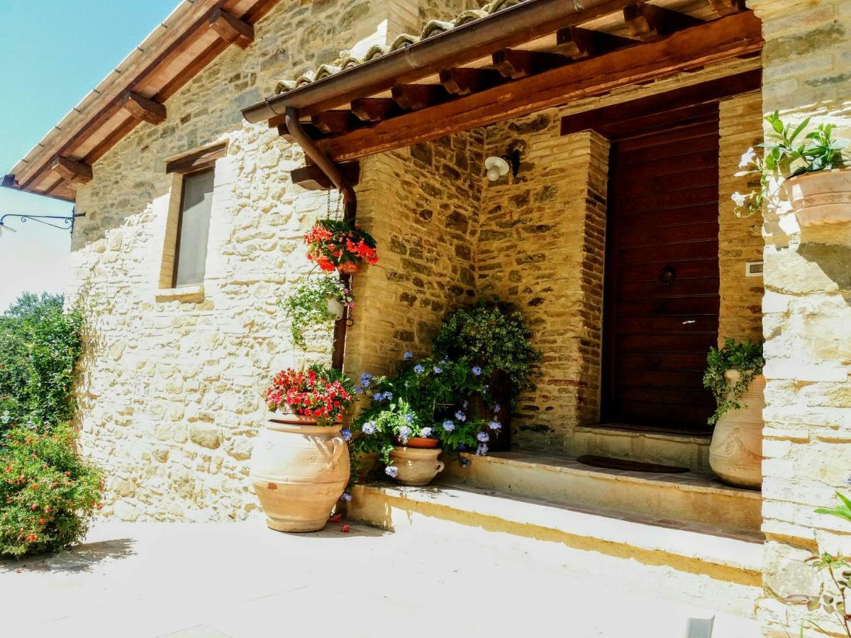 Il Casale Di Fiore Cannara Bagian luar foto