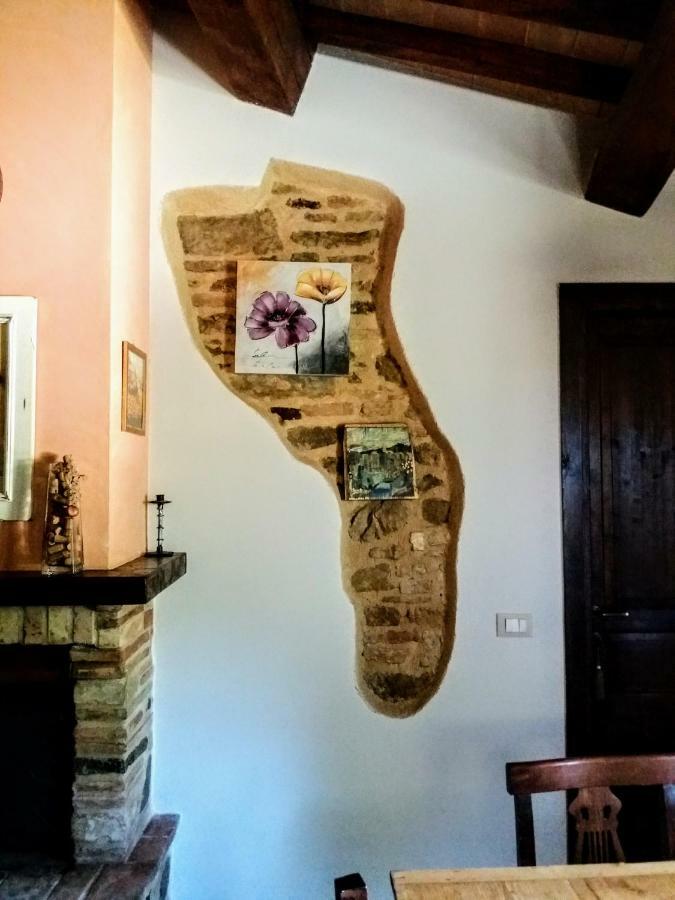 Il Casale Di Fiore Cannara Bagian luar foto