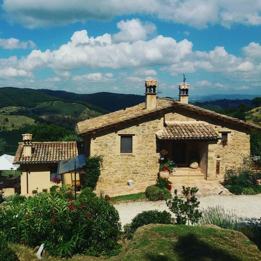 Il Casale Di Fiore Cannara Bagian luar foto