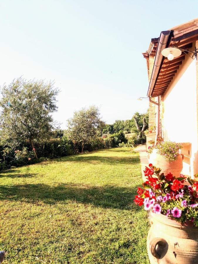 Il Casale Di Fiore Cannara Bagian luar foto